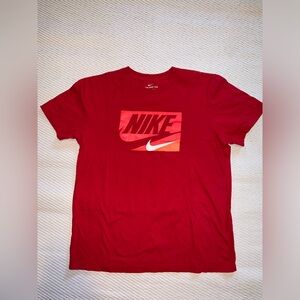 Nike mens T shirt , size Medium ,
